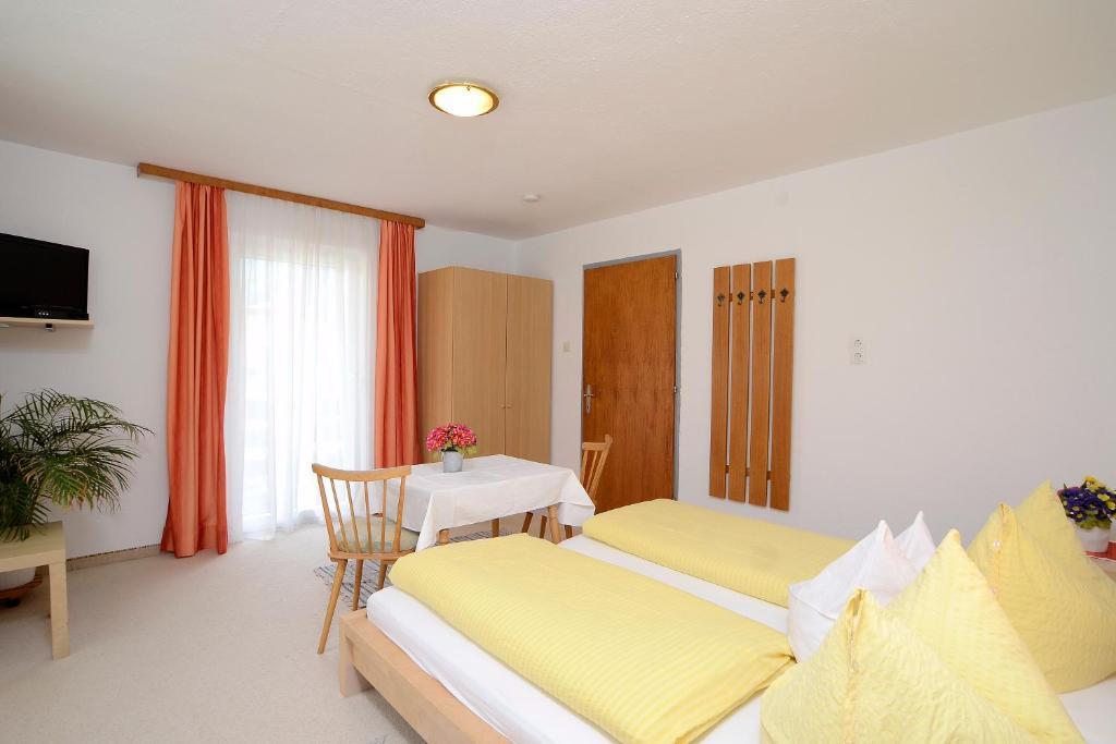 Hotel Haus Gamsblick Umhausen Habitación foto